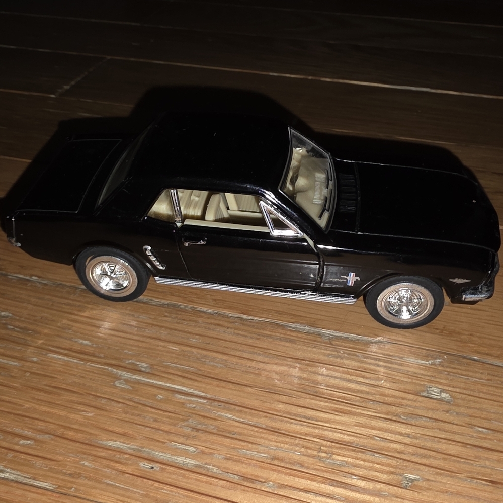 Vintage Kinsmart Ford Mustang 1964 Style Model 5" FRICTION CAR TOY COLLECTIBLE